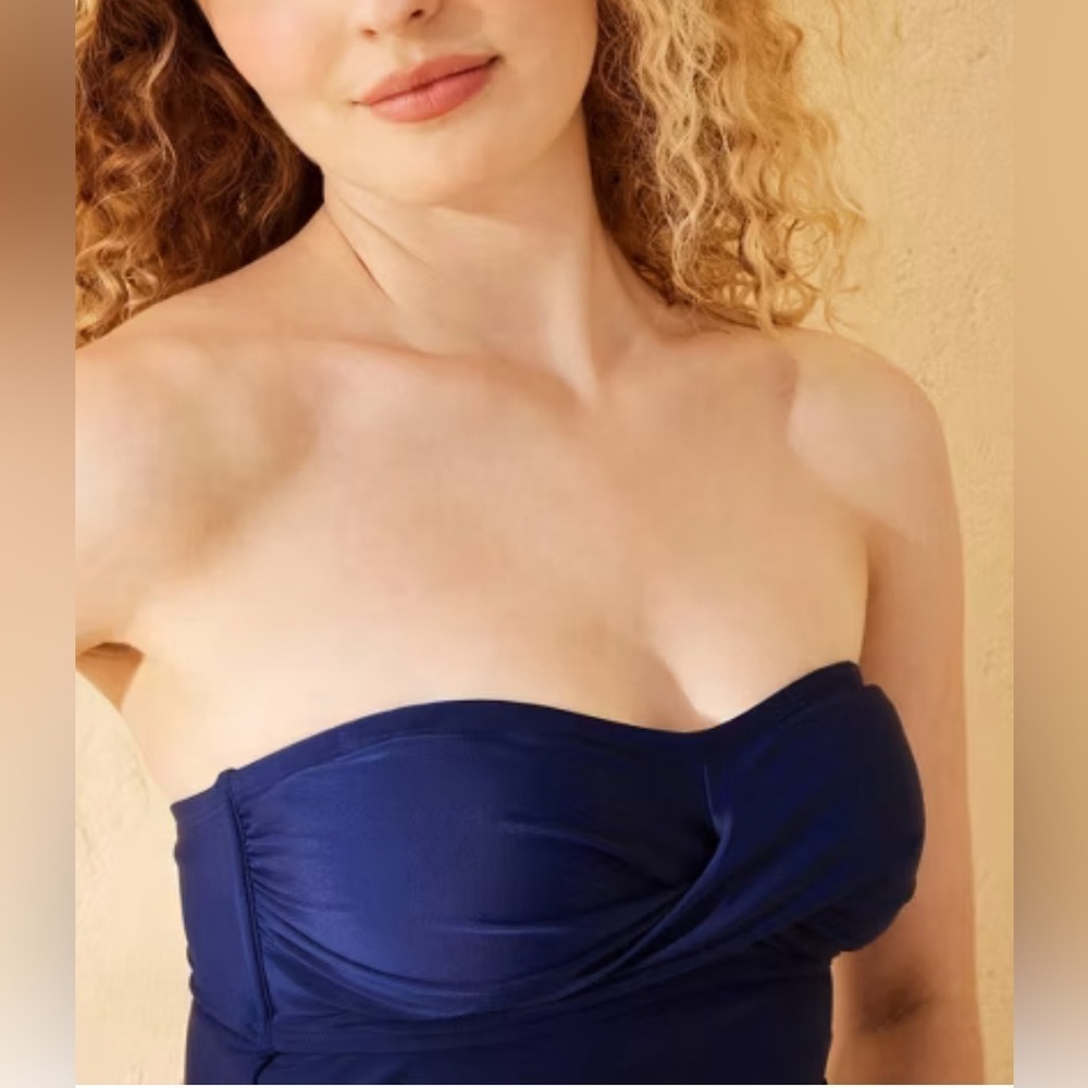 NWT Shade & Shore Women's Classic Twistfront One-Piece Swimsuit - Blue - Picture 7 of 9